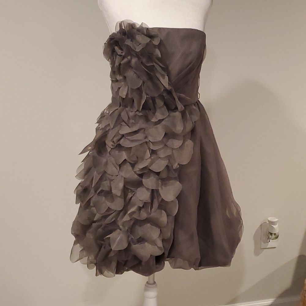 Vera Wang White grey mesh floral strapless evening dress, 8